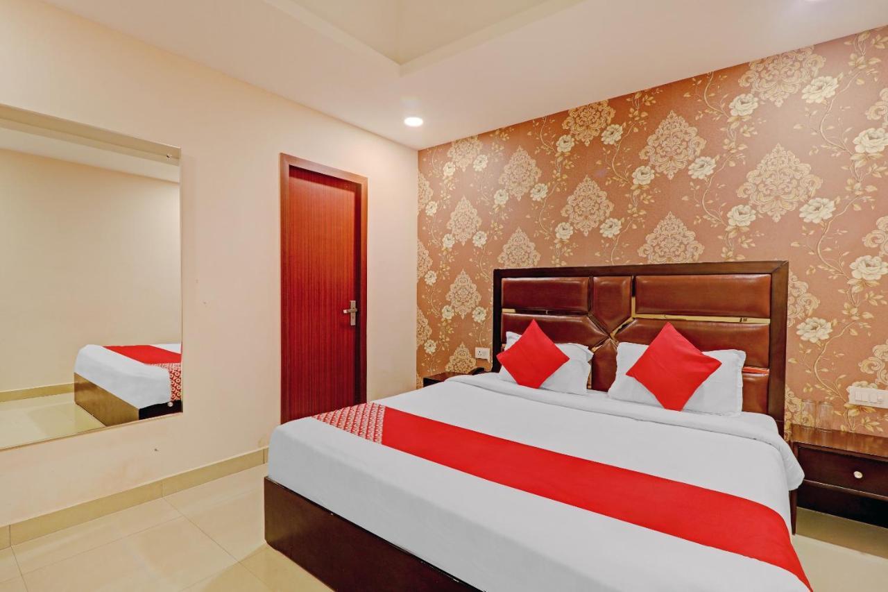 Oyo Flagship 82727 Golden Apple Prayagraj Extérieur photo
